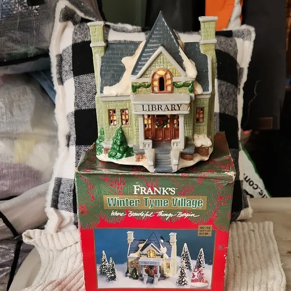 Vintage Winter Tyme Village Library Christmas Village - Picture 2 of 7
